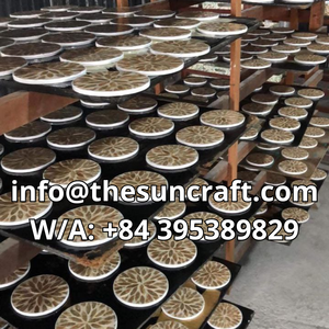 Posavasos de Mosaico de Concha Arcoíris Opulento con Borde de Ratán Natural, Tapete Protector de Calor, Vajilla de Diseño para Entretenimiento de Lujo - Product Image 4