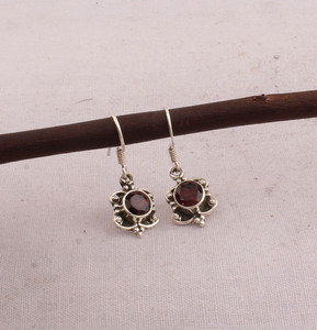 Wholesale 925 Sterling Silver Natural Red Garnet Dangle <b>Earrings</b> Vintage Handcrafted Boho Beaded Frame Drop <b>Earrings</b> <b>Fine</b> - Product Image 1