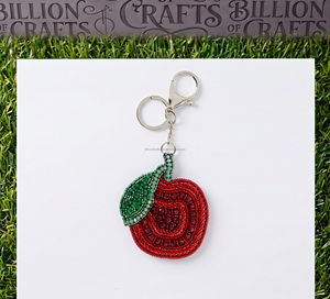 Porte-clés artisanal en forme de tranches d'orange, breloque agrumes perlée avec pompon vert et anneau doré, pendentif de sac - Product Image 4