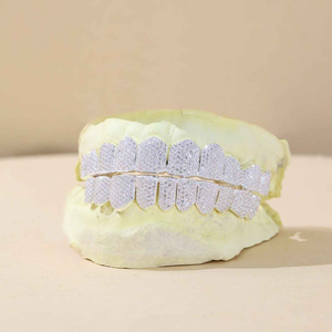 Iced Out Diamond Grillz, Joyería Dental Personalizada, Accesorio de Moda Urbana de Lujo para Hombres y Mujeres - Product Image 4