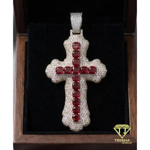 Pendentif croix en diamant rouge de qualité supérieure cultivé en laboratoire avec sertissage blanc glacé, bijoux en argent sterling 925 - Product Image 1