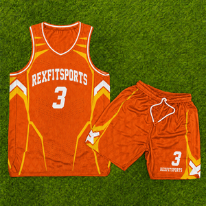 Ensemble d'uniformes de basketball personnalisés pour hommes, maillot et short de basketball respirants par sublimation, vêtements de sport d'équipe personnalisés - Product Image 3