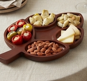 Plateau de service en bois fait main, design minimaliste, motif végétal, bois naturel poli, pour les fêtes - Product Image 3