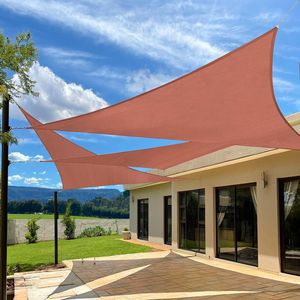 Rete Ombreggiante Triangolare in HDPE Rosso Ruggine da 3,6 m per Giardino, Esterni, Patio e Spiaggia - Modello a Maglia - Product Image 6