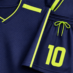 Fabricante de uniformes de fútbol personalizados OEM, secado rápido, transpirable, tela 100% poliéster, nombre y número del jugador bordados personalizados - Product Image 3