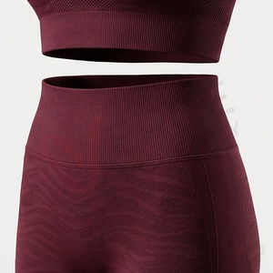 Ensemble de yoga 2 pièces pour femmes, haut court côtelé sans couture à col rond et leggings taille haute - Product Image 5