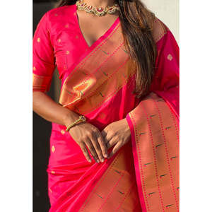 Sari de Seda Paithani Rosa con Tejido Zari de Primera Calidad, Especial para Gudi Padwa, para Festivales Indios y Pakistaníes - Product Image 1