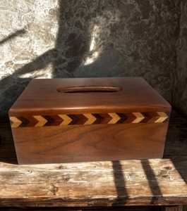 Porte-mouchoirs en bois de noyer noir moderne de luxe avec logo personnalisé pour la salle de bain, le bureau, le rangement sur le bureau - Product Image 6
