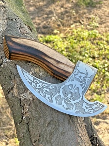 Cortador de Pizza Estilo Hacha Hecho a Mano, Hoja de Acero con Alto Contenido de Carbono, Mango de Madera Inspirado en los Vikingos, Cortador de Pizza de Grado Industrial para Cocina - Product Image 5