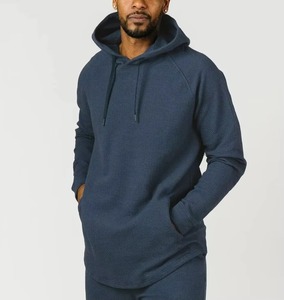 Sweat à capuche noir pour homme en molleton doux, style streetwear décontracté, chaud et respirant pour l'hiver, en polyester/coton lavé - Product Image 1