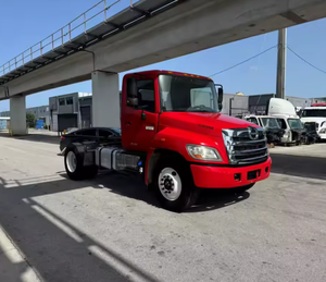 En Venta: Camión Hino 338 Day Cab 2016-2018 - Transmisión Manual de 6 Velocidades, Volante a la Izquierda/Derecha, Camiones Semirremolque Usados con Envío Internacional - Product Image 2
