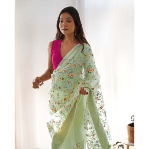 Ensemble Lehenga Choli traditionnel pour femmes, qualité supérieure par Liksha - Product Image 1