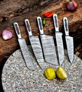 Juego de Cuchillos de Chef Ecológicos y Duraderos de 5 Piezas con Hojas de Acero de Damasco, Mangos Personalizados y Agarre Ajustable - Product Image 1