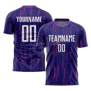 Ensemble uniforme de football élégant pour hommes : maillot et short athlétiques, idéal pour les équipes universitaires, les clubs locaux et les entraînements d'été - Product Image 2