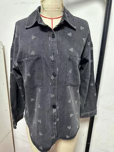 เสื้อเชิ้ตยีนส์วินเทจทรงหลวม แขนยาว สไตล์ลำลอง แฟชั่นสตรีทแวร์ สำหรับใส่ในชีวิตประจำวัน - Product Image 2