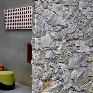 Pierre de <span class=keywords><strong>pavé</strong></span> aléatoire en pierre calcaire bleu-gris antique naturelle pour jardin, revêtement mural extérieur en pierre de culture de taille irrégulière - Product Image 1