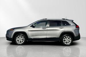 Jeep C-h-e-r-o-k-e-e L-a-t-i-t-u-d-e P-l-u-s F-W-D 2018 - Product Image 2