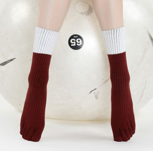 Chaussettes de sport pour jeunes à cinq doigts, 100% coton, antidérapantes, pour Pilates et Yoga, fabriquées au Vietnam - Product Image 5