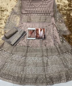 Salwar Kameez con Bordado de Lentejuelas para Boda, Estilo Indio Pakistaní Tradicional para Mujer, Largo hasta el Suelo, Corte Regular - Product Image 3