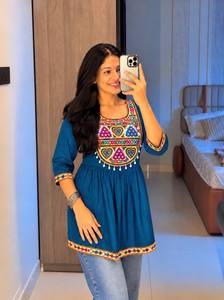 Haut ethnique pour femme en rayonne lourde brodé Gamthi, vert, coupe ample, longueur midi, style décontracté Inde Pakistan, séchage rapide, toutes saisons - Product Image 5