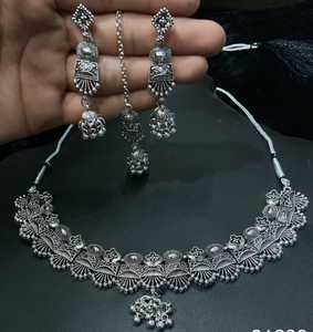 Collar de Moda OM Fashion Studio, Diseño Indio Gujarati, Plata Oxidada Pulida, Piedra, Hermoso Estilo Elegante para Fiesta - Product Image 3