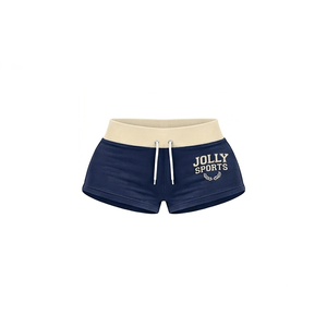 Shorts de sport pour femmes en velours rouge, 320 GSM, mélange coton et polyester, broderie, impression puff, logo personnalisé. - Product Image 3