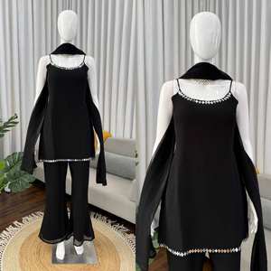 Elegante conjunto de kurti negro de georgette sintética con detalles de espejo, pantalón bootcut y dupatta. - Product Image 1