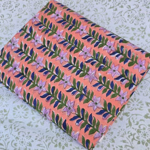 Tela de Algodón de Peso Medio, Ecológica, de Secado Rápido, Estampada a Mano en India, con Diseño Floral, para Confección de Ropa y Creaciones Boho - Product Image 1