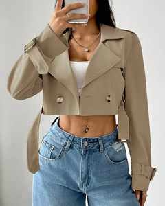Chaqueta Corta Tipo Trench Urban Edge con Cinturón, Chaqueta Corta Estilo Trench en Color Caqui, Chaqueta Corta con Mangas Estructuradas y Estilo Utilitario - Product Image 1