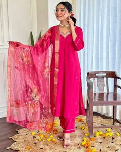 Kurti Recto de Viscosa Chanderi con Bordado Gajri Premium y Elegante para Mujer, con Pantalón Chanderi y Conjunto de Dupatta Estampada - Product Image 4