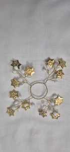 Ornement flocon de neige blanc fait main avec cadre en fil doré pour la décoration de Noël à la maison - Product Image 2