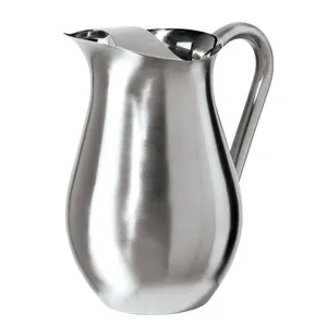 Pichet à eau en acier inoxydable au design minimaliste avec poignée pour usage hôtelier et hôtellerie, à usage décoratif - Product Image 1