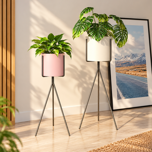 Macetero Metálico Rosa Moderno con Soporte de Trípode de Hierro Negro, Maceta Decorativa Alta para Plantas de Interior, Hogar, Oficina, Sala de Estar - Product Image 2