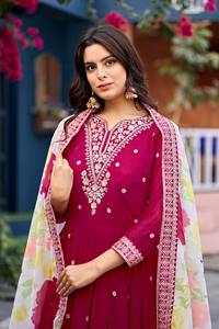 Traje Anarkali bordado en georgette con dupatta para uso indio y pakistaní - Product Image 2