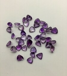 Lot de pierres précieuses naturelles en améthyste taille triligne de 203,05 carats pour la fabrication de bijoux fins - Product Image 3