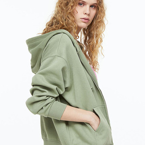 Sudadera con Capucha Oversize para Mujer, 100% Algodón, Estilo Urbano de Invierno, Teñido Anudado Personalizado, Logotipo Frontal, Ajuste Holgado, Transpirable y Ecológica - Product Image 3