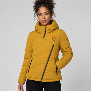 Chaqueta Acolchada para Mujer, Color Amarillo Mostaza, con Capucha, Cierre de Cremallera, Relleno de Poliéster, Ropa de Invierno, Diseño con Logotipo Frontal, Chaqueta Estilo Puffer - Product Image 1