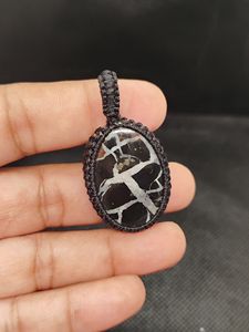 Colgante de Macramé con Piedra Preciosa Septariana, Diseño Único, Más Vendido - Product Image 6