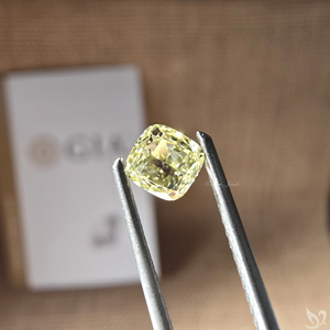เพชรธรรมชาติทรงคุชชั่น รับรองโดย GIA น้ำหนัก 0.50 กะรัต ความสะอาด VS1 สีเหลือง สำหรับขายส่งเครื่องประดับ - Product Image 2