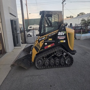 Chargeur Premium ASV RT 50 avec moteur puissant et option de livraison rapide, idéal pour les travaux de construction lourds et les professionnels. - Product Image 5