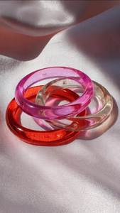 Brazalete de Resina con Cristales de Imitación en Rosa, Rojo y Transparente, Brazalete Redondo Brillante para Mujer, Joyería de Moda, Anillo de Brazo Acrílico - Product Image 1