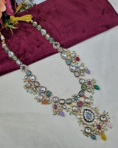 Handcrafted Kundan Pearl Drop <b>Necklace</b> With Matching Earring And Mangtika Brass Base Antique Gold Plated Jewellery Set Wholesale - Product Image 5