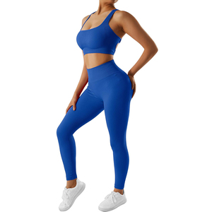 Nouvel ensemble de yoga et fitness décontracté 2 pièces pour femme, design élégant 2026, respirant, léger, grande taille, avec logo frontal, haute qualité - Product Image 1