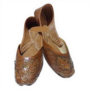 Chaussures de soirée fantaisie pour femmes en cuir véritable BS International avec bande élastique, logo de marque personnalisé imprimé, qualité durable - Product Image 3