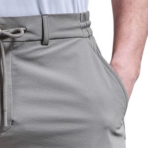 Shorts chino techniques pour hommes avec tissu extensible, coupe slim décontractée, légers, pour le golf, les voyages et le travail, fabricant en gros - Product Image 5