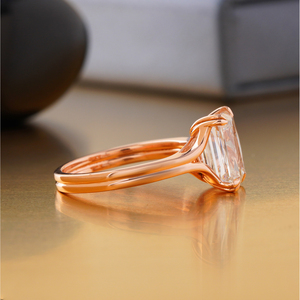 Anillo de Compromiso de Oro Amarillo y Blanco de 14K con Diamante Cultivado en Laboratorio de Corte Esmeralda de 3.02 CT, VVS DEF, Solitario Nupcial con Engaste de Bisel - Product Image 3
