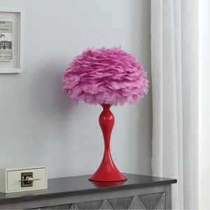 Lampada da tavolo Glam con contorno in metallo rosso e smalto Aquina rosa medio da 18,25 pollici - Product Image 2
