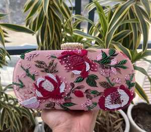 Pochette de voyage unisexe légère et élégante en tissu brodé, motif géométrique bohème, faite à la main, pour bijoux, usage quotidien, forme carrée pratique - Product Image 1