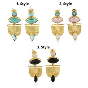 Pendientes geométricos de calcedonia hidroquarzo hechos a mano, chapados en oro de 18k, latón texturizado, cierre a presión, joyería de diseño llamativa. - Product Image 1