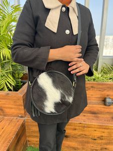 Nuevo estilo elegante pelo en cuero de piel oculta bolso de cantimplora redondo de alta calidad de moda de cuero de piel con cremallera bolsos circulares - Product Image 2